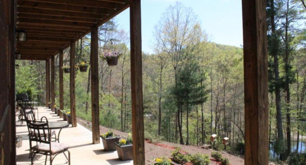 Long Mountain Lodge Bed & Breakfast Dahlonega Exterior foto